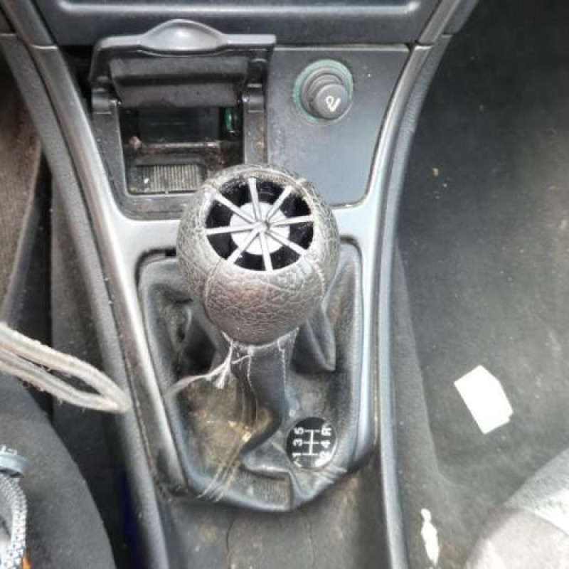 Leve vitre electrique avant gauche CITROEN XSARA Photo n°8