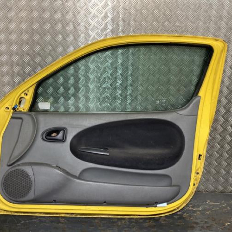Porte avant droit RENAULT MEGANE 1 Photo n°5