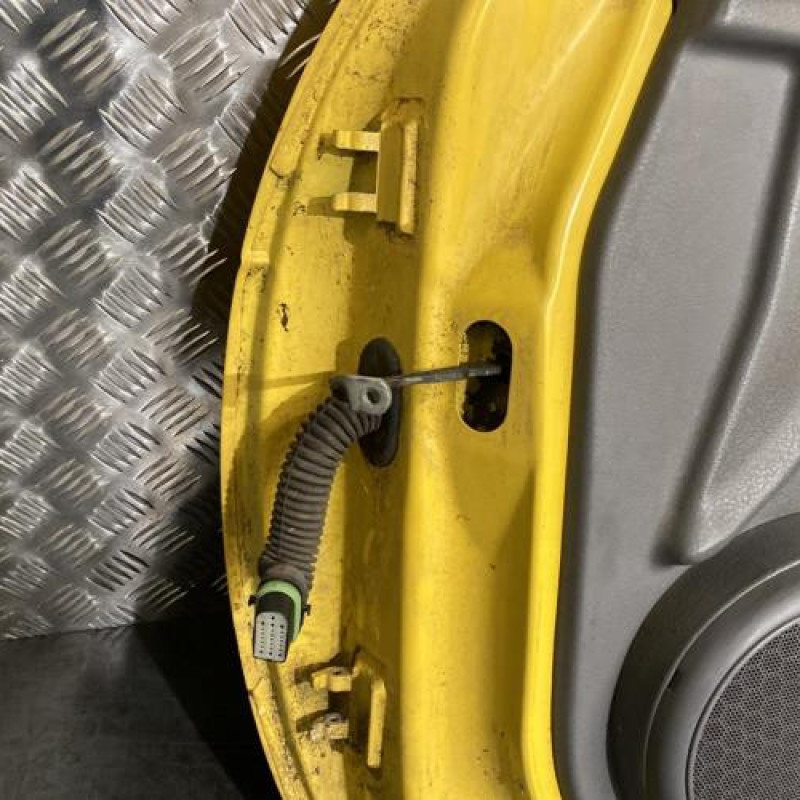 Porte avant droit RENAULT MEGANE 1 Photo n°6