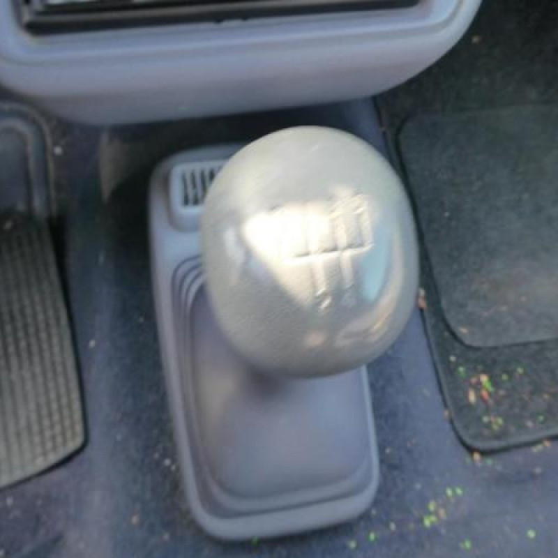 Compresseur clim RENAULT TWINGO 1 Photo n°8