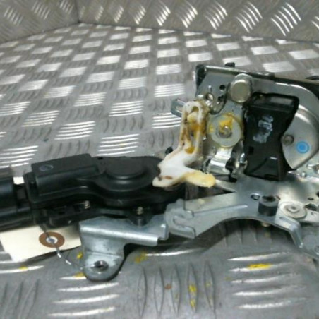 Serrure arriere droit TOYOTA AVENSIS VERSO
