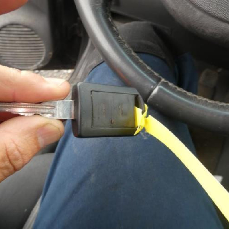 Leve vitre electrique avant gauche OPEL CORSA C Photo n°13