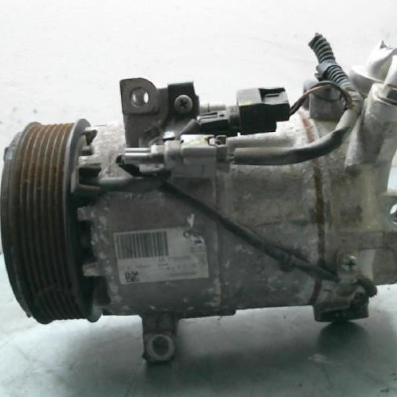 Compresseur clim RENAULT CLIO 4 Photo n°1