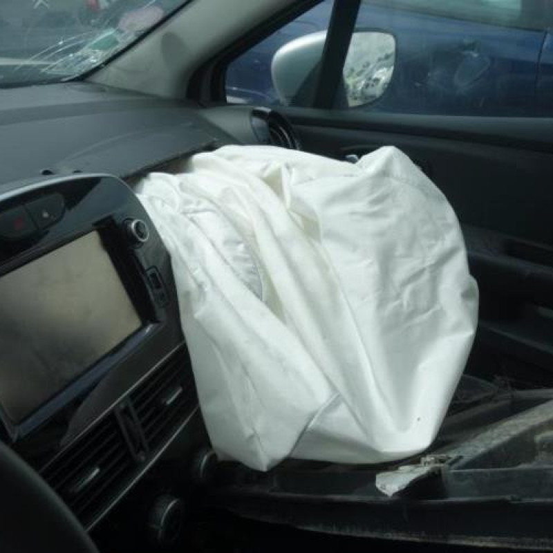 Compresseur clim RENAULT CLIO 4 Photo n°9