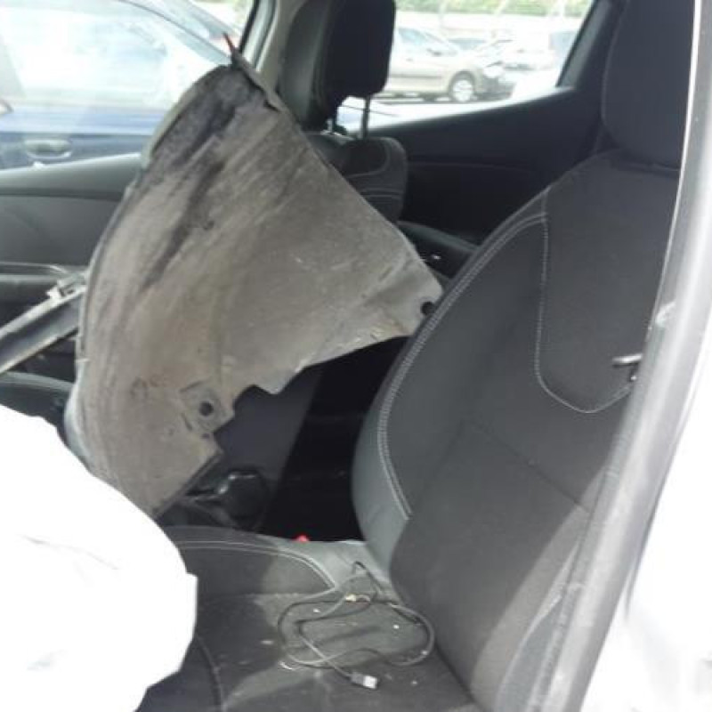 Compresseur clim RENAULT CLIO 4 Photo n°10