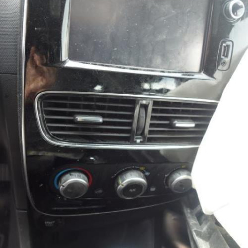 Compresseur clim RENAULT CLIO 4 Photo n°13