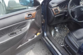 Pare choc arriere PEUGEOT 607
