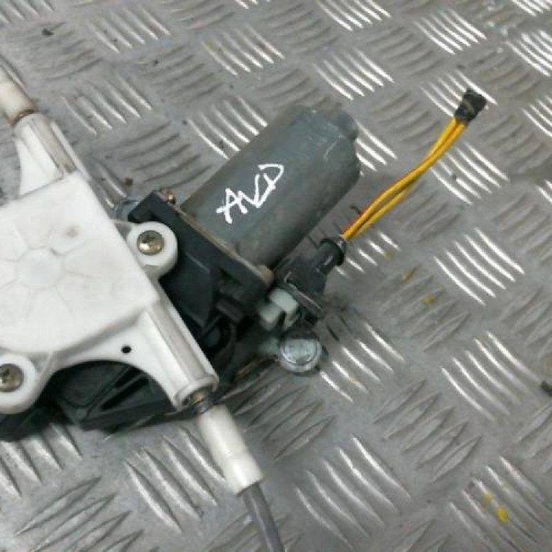 Leve vitre electrique avant droit MERCEDES VITO 638 Photo n°2