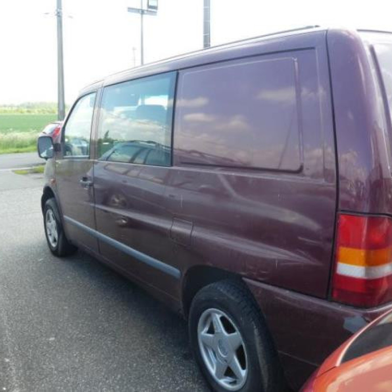 Capot MERCEDES VITO 638 Photo n°7
