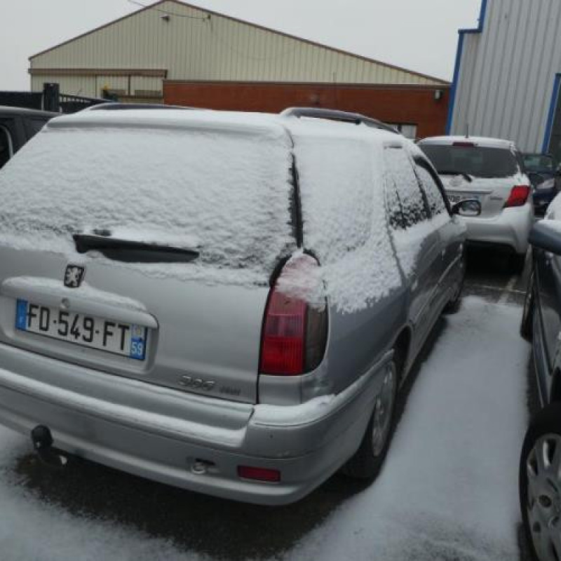 Malle/Hayon arriere PEUGEOT 306 Photo n°6