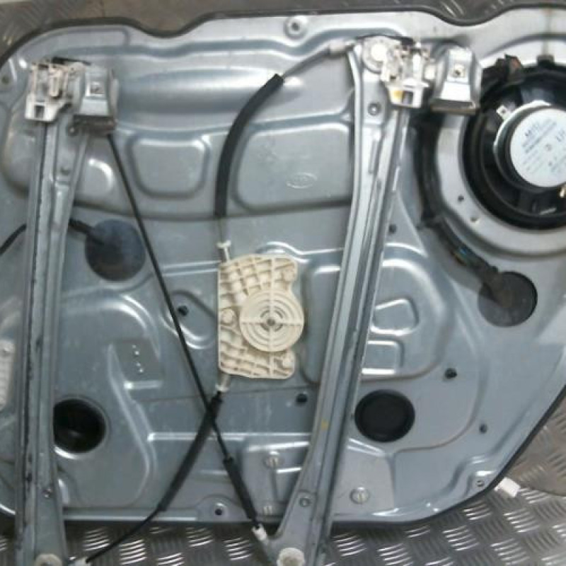 Leve vitre electrique avant gauche KIA CARENS 3 Photo n°3