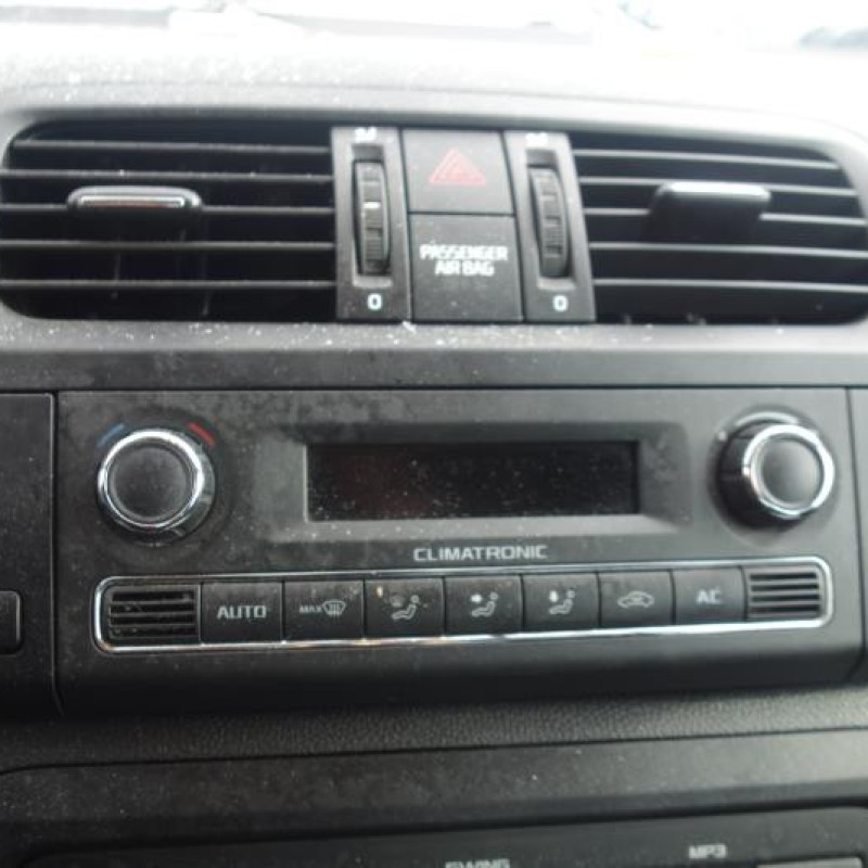 Porte avant droit SKODA FABIA 2 Photo n°7