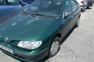 Moteur essuie glace arriere RENAULT MEGANE 1