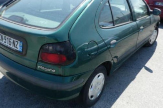 Moteur essuie glace arriere RENAULT MEGANE 1