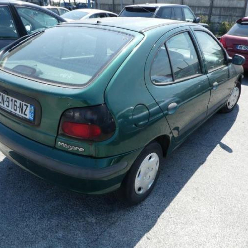 Moteur essuie glace arriere RENAULT MEGANE 1 Photo n°5