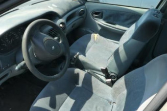 Moteur essuie glace arriere RENAULT MEGANE 1