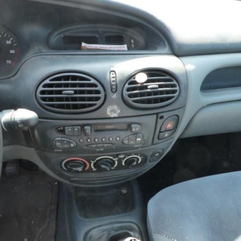 Moteur essuie glace arriere RENAULT MEGANE 1 Photo n°9