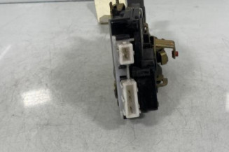 Serrure avant droit PEUGEOT 605