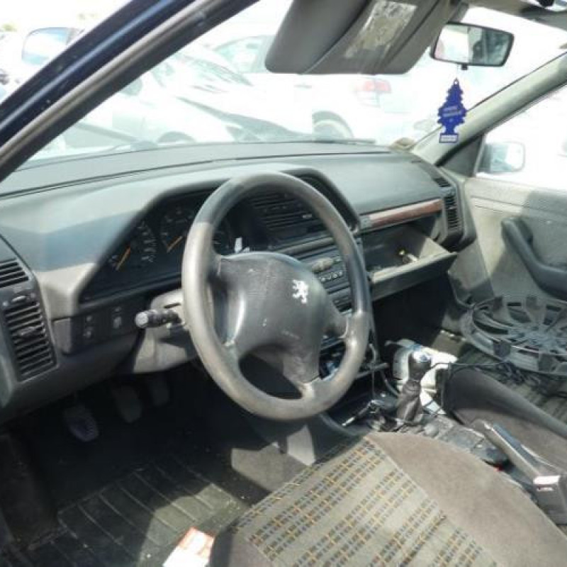 Serrure avant droit PEUGEOT 605 Photo n°8