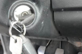 Serrure avant droit PEUGEOT 605