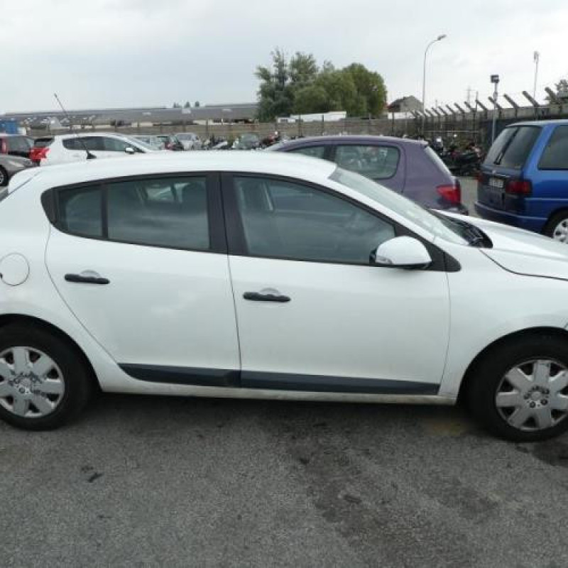 Serrure arriere droit RENAULT MEGANE 3 Photo n°4