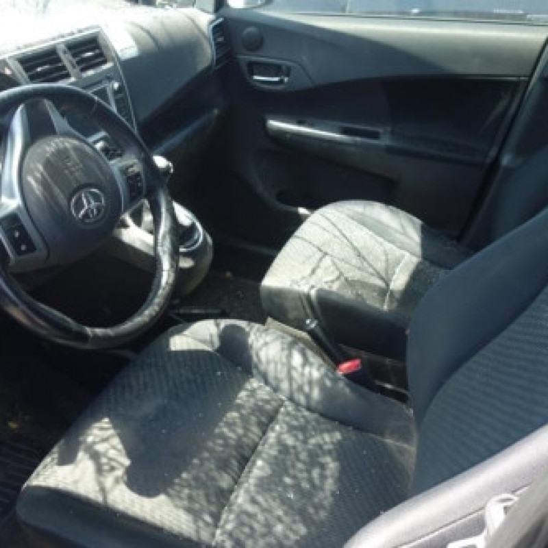 Neiman TOYOTA VERSO-S Photo n°11