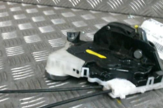 Serrure avant gauche TOYOTA VERSO-S