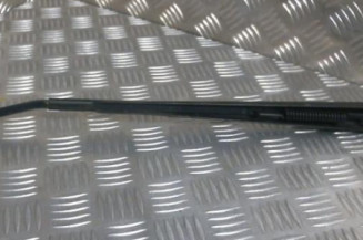Bras essuie glace avant droit TOYOTA AVENSIS 2