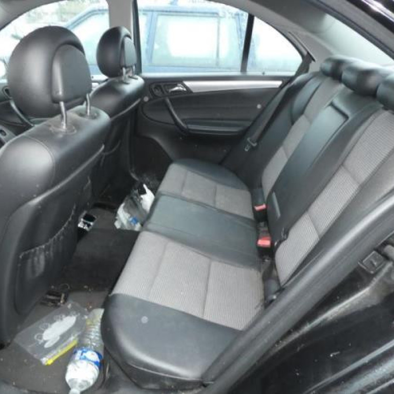 Porte avant droit MERCEDES CLASSE C 203 Photo n°8