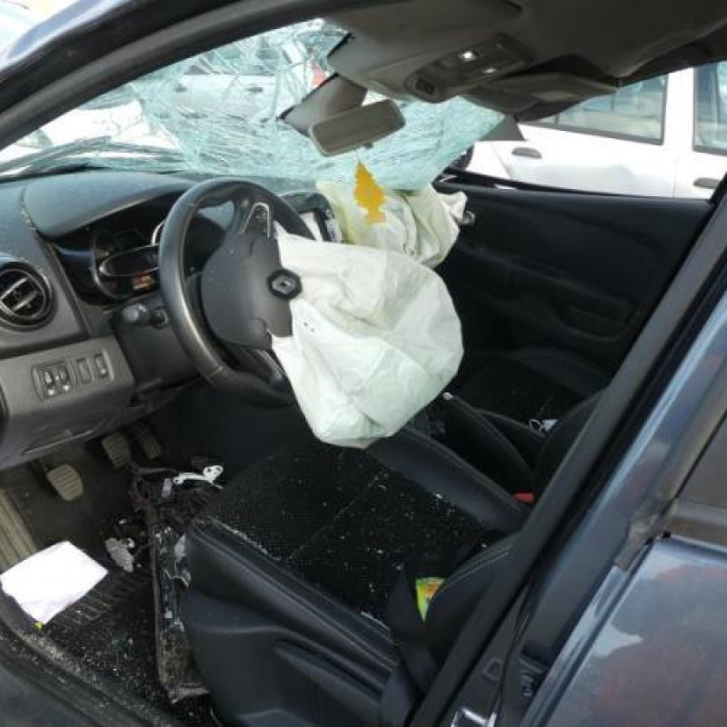 Compresseur clim RENAULT CLIO 4 Photo n°8