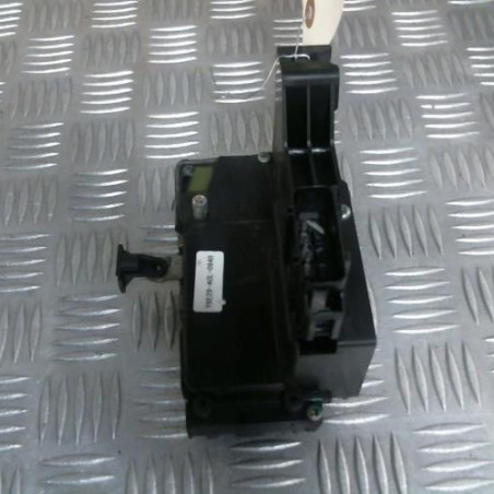 Serrure avant droit FORD FIESTA 5