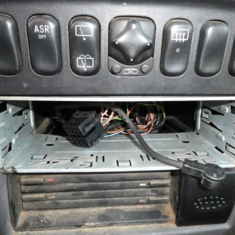 Porte arriere gauche MERCEDES CLASSE A 168 Photo n°9