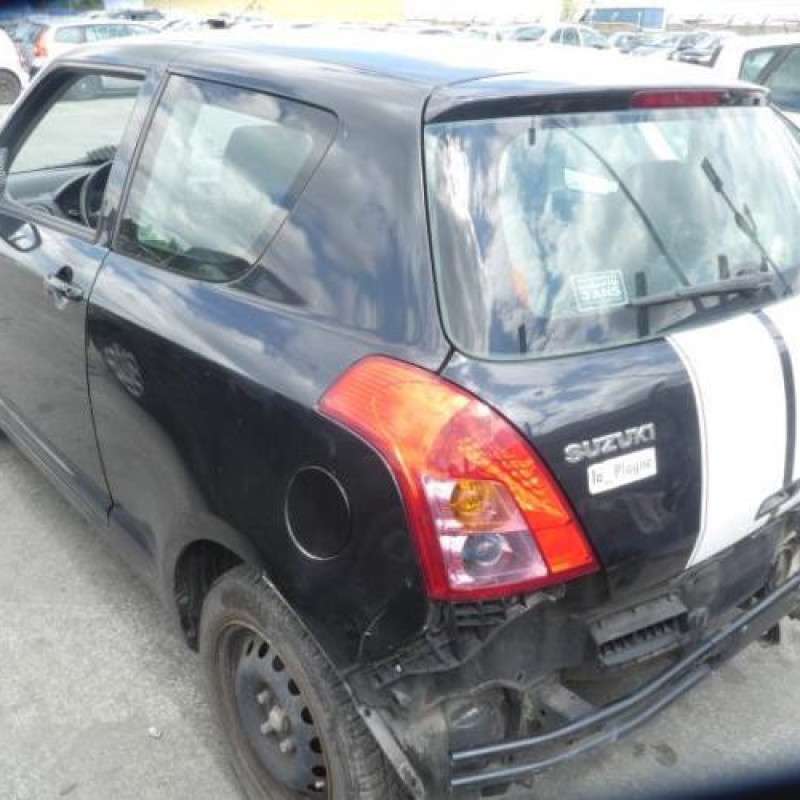 Malle/Hayon arriere SUZUKI SWIFT 3 Photo n°6