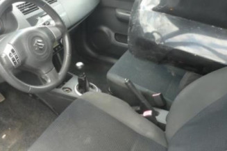 Malle/Hayon arriere SUZUKI SWIFT 3