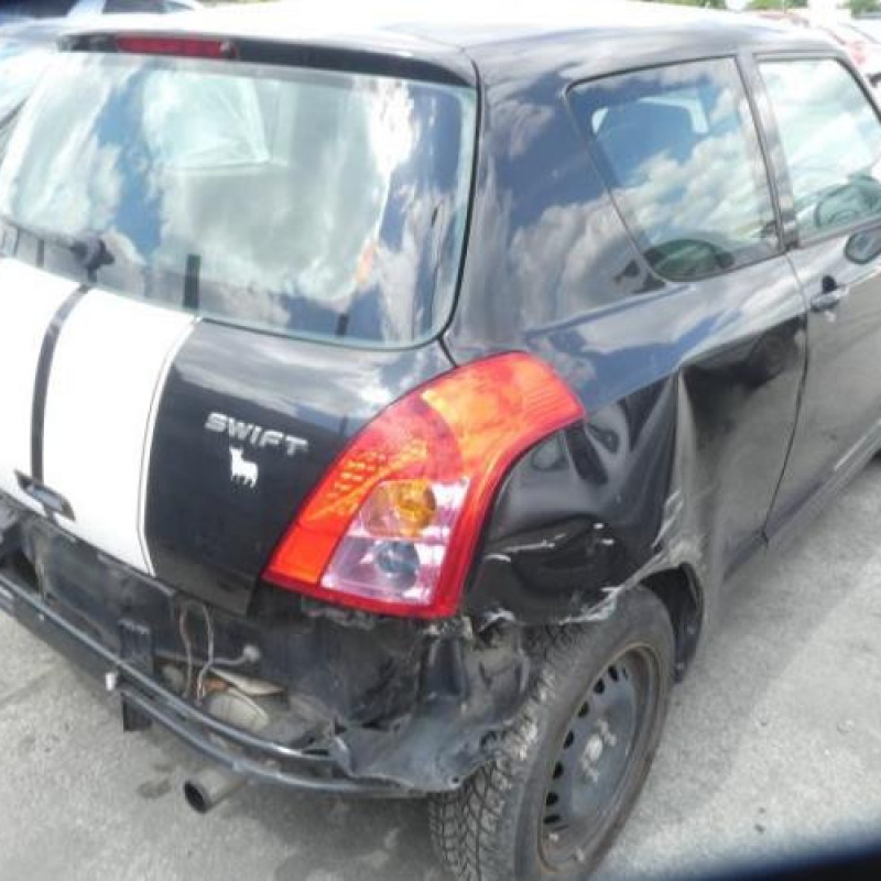 Compresseur clim SUZUKI SWIFT 3 Photo n°6