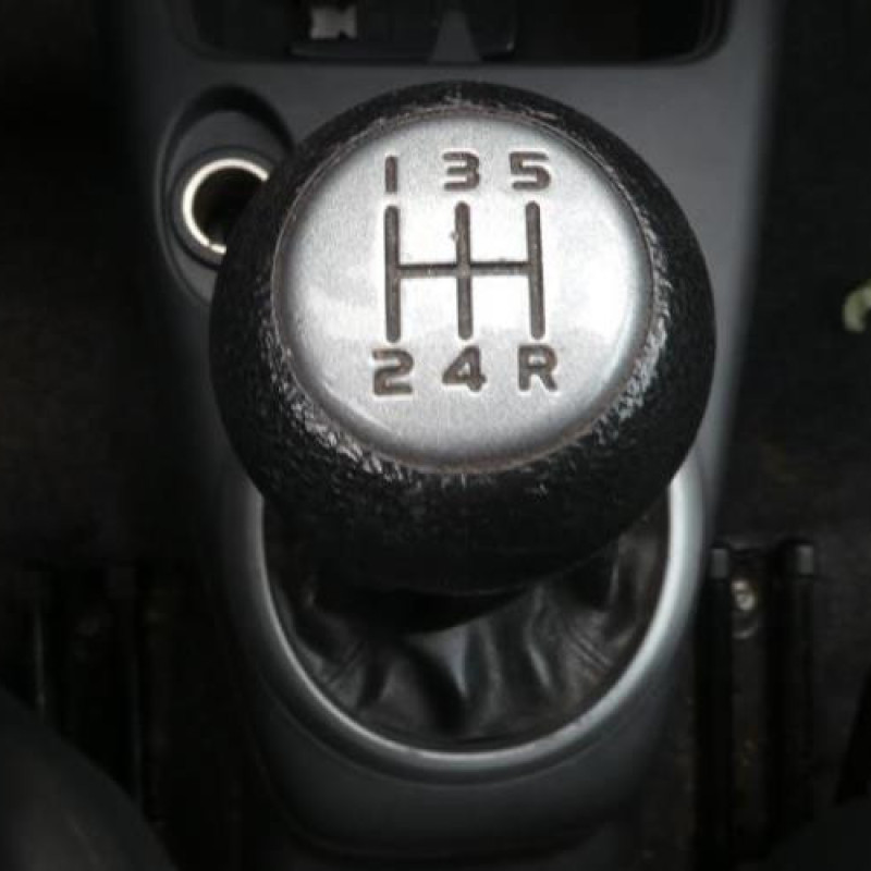 Compresseur clim SUZUKI SWIFT 3 Photo n°11