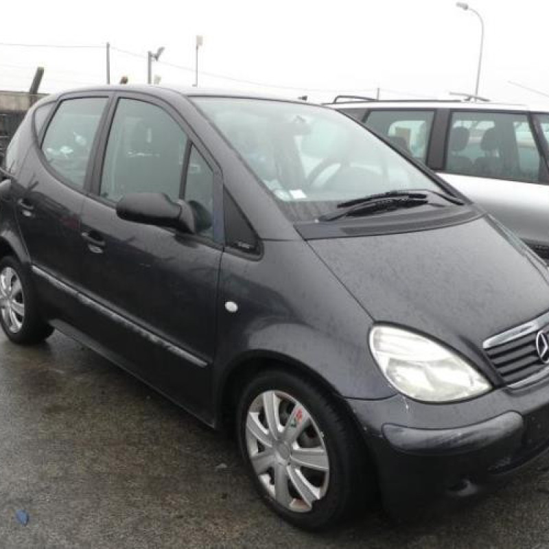 Pare choc arriere MERCEDES CLASSE A 168 Photo n°9