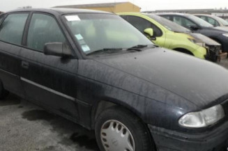 Serrure avant gauche OPEL ASTRA F