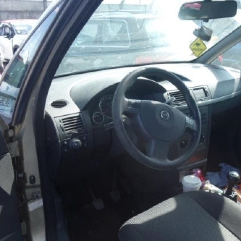 Pretensionneur de ceinture avant droit OPEL MERIVA A Photo n°8