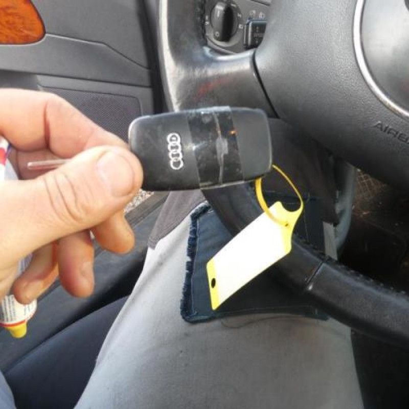 Pretensionneur de ceinture avant gauche AUDI A3 2 Photo n°14