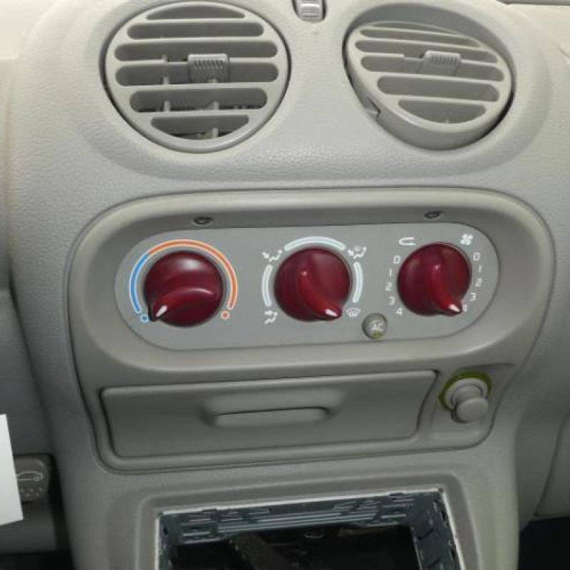Compresseur clim RENAULT TWINGO 1 Photo n°8