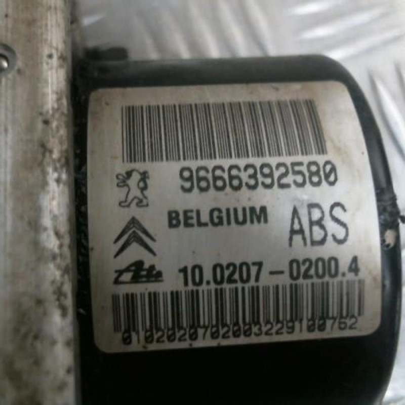 Bloc ABS (freins anti-blocage) CITROEN C3 2 Photo n°3