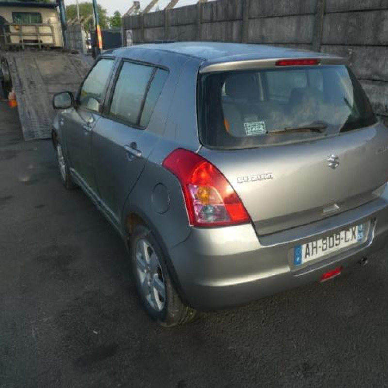Porte avant droit SUZUKI SWIFT 3 Photo n°8