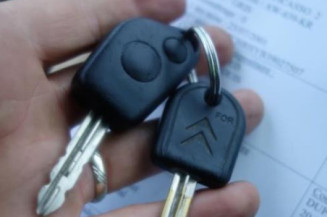 Serrure avant droit CITROEN XSARA PICASSO