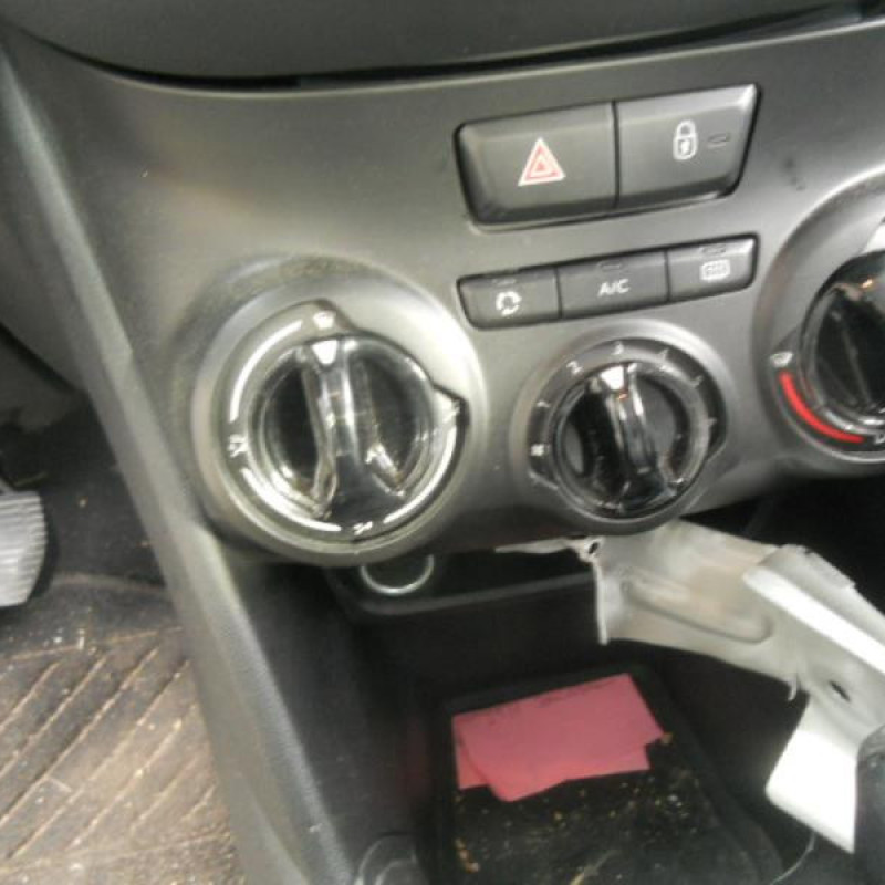 Com (Bloc Contacteur Tournant+Commodo Essuie Glace+Commodo Phare) PEUGEOT 208 1 Photo n°17