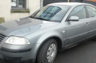 Serrure avant droit VOLKSWAGEN PASSAT 4