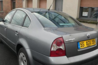 Serrure avant droit VOLKSWAGEN PASSAT 4