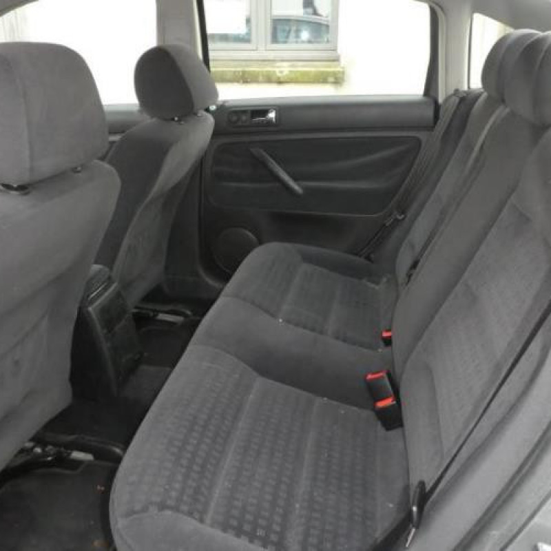 Serrure avant droit VOLKSWAGEN PASSAT 4 Photo n°8
