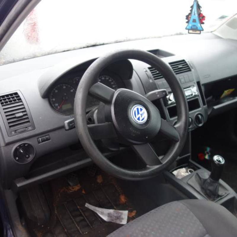 Malle/Hayon arriere VOLKSWAGEN POLO 4 Photo n°7