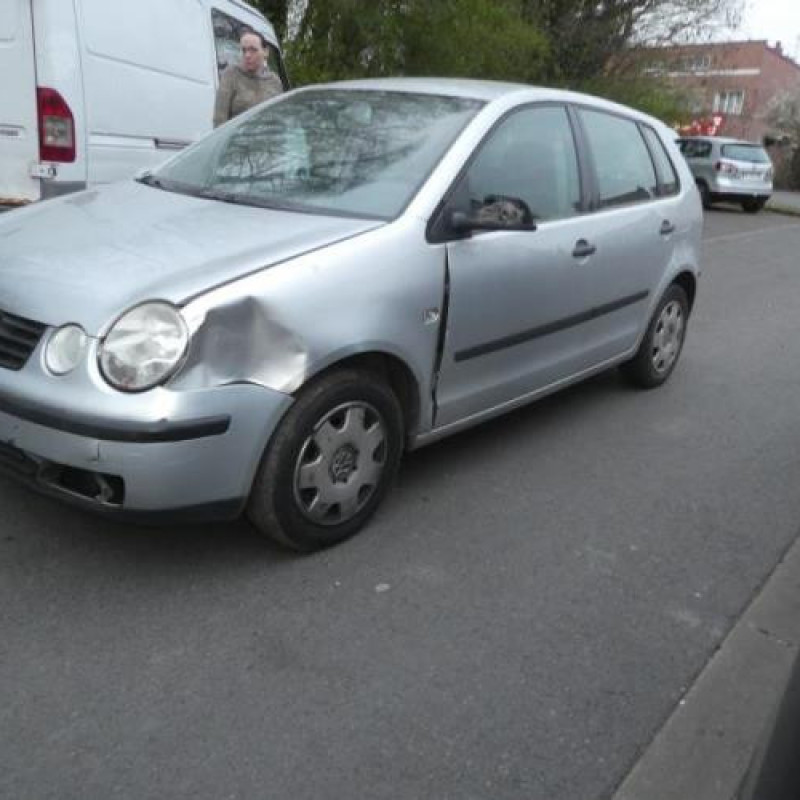 Malle/Hayon arriere VOLKSWAGEN POLO 4 Photo n°3